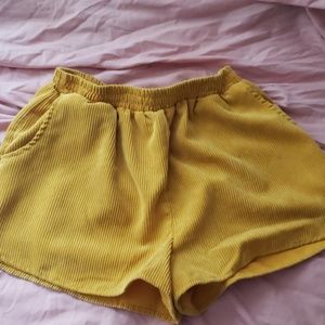 Lightweight corduroy shorts